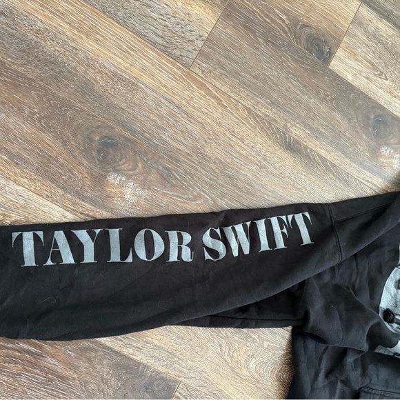 Taylor Swift Eras Tour Hoodie SZ Medium - Picture 7 of 7